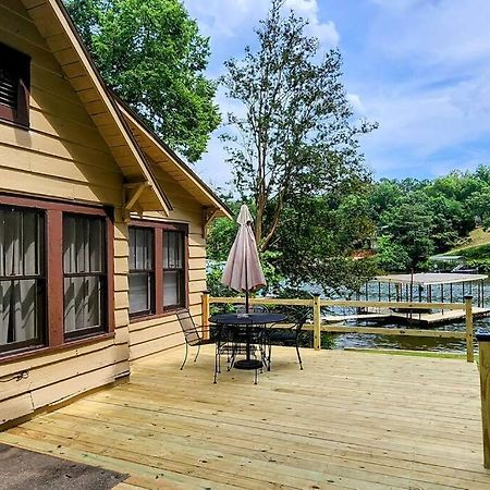 #05 - Lakefront Two Bedroom Cottage- Pet Friendly Hot Springs Bagian luar foto