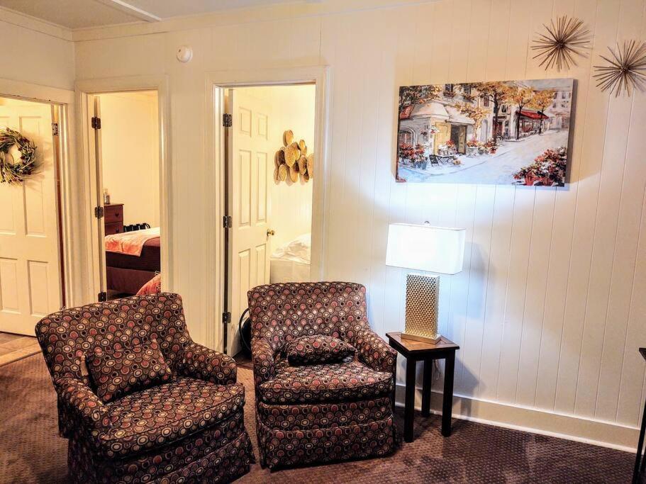#05 - Lakefront Two Bedroom Cottage- Pet Friendly Hot Springs Bagian luar foto